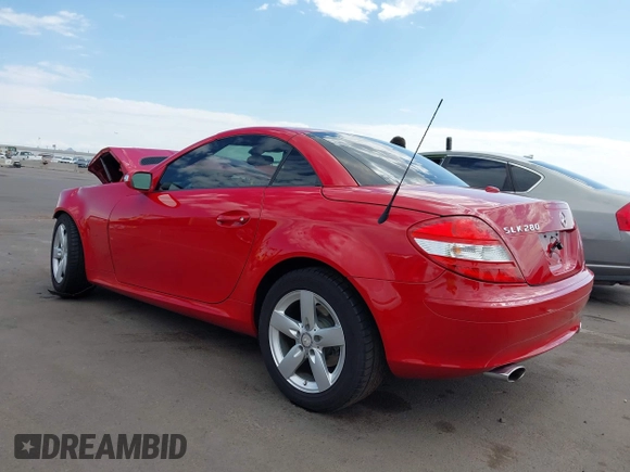 2008 Mercedes-Benz SLK 280 z VIN WDBWK54F58F176503, wystawiony jako IAAI lot #42215431 z przebiegiem 78 342 mil mil oraz . Historia ofert i sprzedaży dostępna na DreamBid. Obrazek 3.