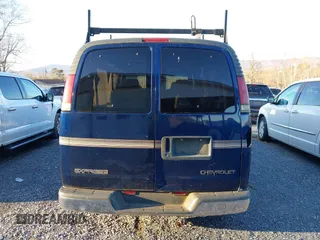 2002 Chevrolet Chevy Van z VIN 1GBFG15M421125415, wystawiony jako IAAI lot #41125944 z przebiegiem 130 600 mil mil oraz . Historia ofert i sprzedaży dostępna na DreamBid. Obrazek 17.