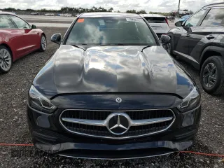 2025 Mercedes-Benz C 300 with VIN W1KAF4GBXSR252554, listed as a Copart auction lot 52370245 with 1,401 mi miles and Salvage Title. Bid and sale history available at DreamBid. Image 5.