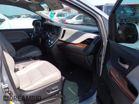 2016 Toyota Sienna XLE with VIN 5TDYK3DC5GS763674, listed as a IAAI auction lot 42035115 with 133,120 mi miles. Bid and sale history available at carsss.com. Image 5.