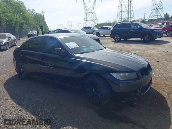 2011 BMW 3 Series 328i xDrive z VIN WBAPK5G55BNN79304, wystawiony jako IAAI lot #42166372 z przebiegiem 115 730 mil mil oraz . Historia ofert i sprzedaży dostępna na DreamBid. Obrazek 13.