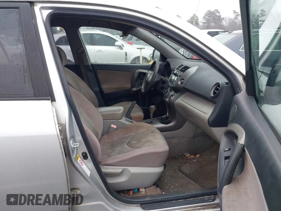 2007 Toyota RAV4 with VIN JTMZD35V875033116, listed as a IAAI auction lot 41631416 with 215,716 mi miles. Bid and sale history available at carsss.com. Image 5.