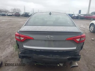 2017 Hyundai Sonata 2.4L z VIN 5NPE24AF1HH520605, wystawiony jako IAAI lot #40844185 z przebiegiem 178 208 mil mil oraz . Historia ofert i sprzedaży dostępna na DreamBid. Obrazek 17.