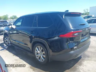 2024 Toyota Highlander XLE z VIN 5TDAAAB51RS058547, wystawiony jako IAAI lot #41967637 z przebiegiem 13 191 mil mil oraz . Historia ofert i sprzedaży dostępna na DreamBid. Obrazek 14.