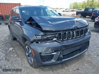 2024 Jeep Grand Cherokee 4xe with VIN 1C4RJYB68RC158733, listed as a IAAI auction lot 41948359 with 37,593 mi miles. Bid and sale history available at carsss.com. Image 17.