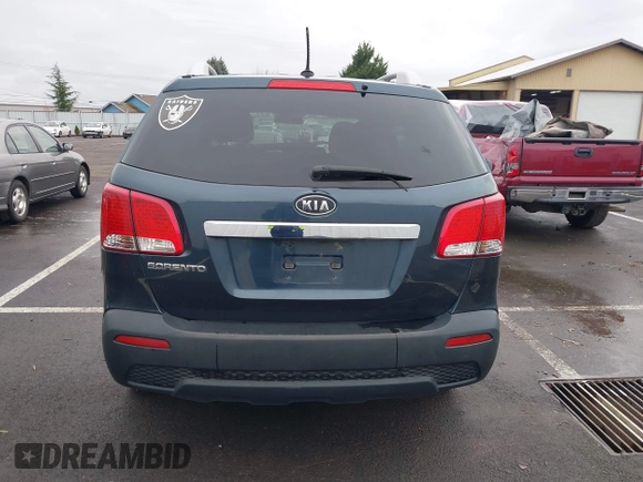 2011 Kia Sorento LX with VIN 5XYKTDA2XBG078239, listed as a IAAI auction lot 41474123 with 198,978 mi miles. Bid and sale history available at carsss.com. Image 17.
