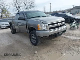 2008 Chevrolet Silverado 1500 1LT with VIN 2GCEK19J181250915, listed as a IAAI auction lot 41834813 with 252,696 mi miles and . Bid and sale history available at DreamBid. Image 1.