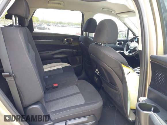 2021 Kia Sorento LX z VIN 5XYRG4LC3MG005807, wystawiony jako IAAI lot #42204914 z przebiegiem 51 628 mil mil oraz . Historia ofert i sprzedaży dostępna na DreamBid. Obrazek 8.
