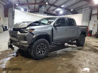 2024 Chevrolet Colorado 4WD ZR2 with VIN 1GCPTFEK1R1137880, listed as a Copart auction lot 44836085 with 24,555 mi miles and Salvage Title. Bid and sale history available at carsss.com. Image 1.