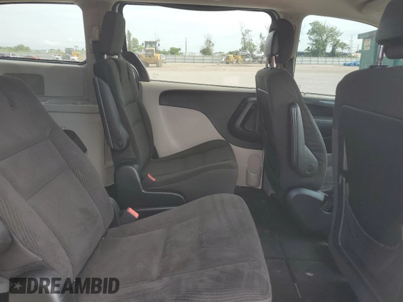 2017 Dodge Grand Caravan SE Plus z VIN 2C4RDGBG0HR798421, wystawiony jako Copart lot #59496985 z przebiegiem 130 887 mil mil oraz Czysty tytuł • Clean title. Historia ofert i sprzedaży dostępna na DreamBid. Obrazek 11.