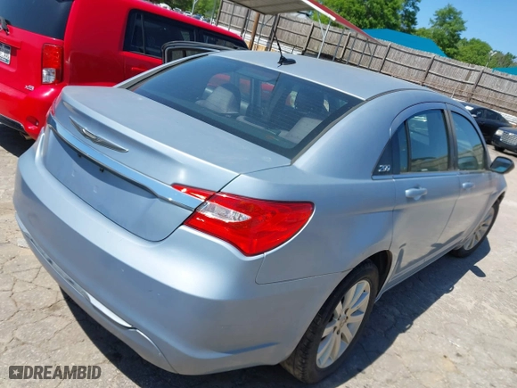 2013 Chrysler 200 Touring with VIN 1C3CCBBB6DN696200, listed as a IAAI auction lot 41994028 with 177,610 mi miles. Bid and sale history available at carsss.com. Image 4.