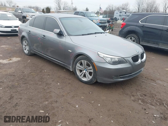 2009 BMW 5 Series 528i with VIN WBANU53549C121735, listed as a IAAI auction lot 41536727 with 157,813 mi miles and . Bid and sale history available at carsss.com. Image 1.