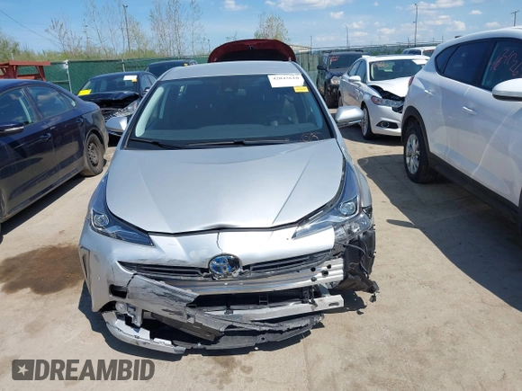 2021 Toyota Prius LE z VIN JTDL9MFU3M3028805, wystawiony jako IAAI lot #42043610 z przebiegiem 26 436 mil mil oraz . Historia ofert i sprzedaży dostępna na DreamBid. Obrazek 12.