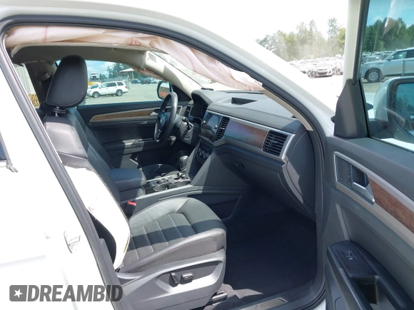 2019 Volkswagen Atlas SEL Premium с VIN 1V2NR2CAXKC622911, выставлен на аукционе IAAI как лот 42582636 с пробегом 171 431 миль миль и . История ставок и продаж доступна на DreamBid. Изображение 5.