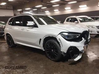 2022 BMW X5 M50i with VIN 5UXJU4C01N9M81857, listed as a IAAI auction lot 41592857 with 15,122 mi miles. Bid and sale history available at carsss.com. Image 1.