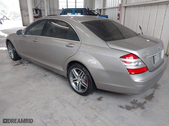 2007 Mercedes-Benz S-Class 5.5L V8 with VIN WDDNG71X07A081212, listed as a IAAI auction lot 41971565 with 166,904 mi miles. Bid and sale history available at carsss.com. Image 3.