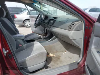 2004 Toyota Camry LE with VIN JTDBE32K840271548, listed as a IAAI auction lot 41835859 with 172,455 mi miles. Bid and sale history available at carsss.com. Image 5.
