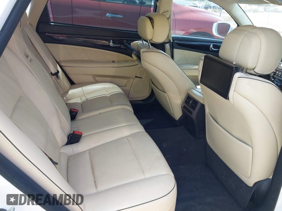 2014 Hyundai Equus Signature z VIN KMHGH4JHXEU087162, wystawiony jako IAAI lot #42318205 z przebiegiem 83 352 mil mil oraz . Historia ofert i sprzedaży dostępna na DreamBid. Obrazek 8.