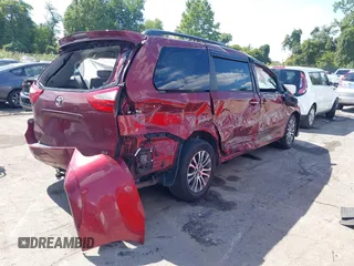 2019 Toyota Sienna XLE Auto Access Seat with VIN 5TDYZ3DC5KS981215, listed as a IAAI auction lot 40288449 with 73,473 mi miles. Bid and sale history available at carsss.com. Image 4.