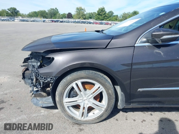 2010 Volkswagen CC Lux Plus with VIN WVWHN7AN1AE542428, listed as a IAAI auction lot 40251462 with 136,899 mi miles. Bid and sale history available at carsss.com. Image 12.