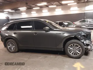 2024 Mazda CX-90 Preferred z VIN JM3KKBHAXR1161160, wystawiony jako IAAI lot #41958318 z przebiegiem 8 449 mil mil oraz . Historia ofert i sprzedaży dostępna na DreamBid. Obrazek 14.