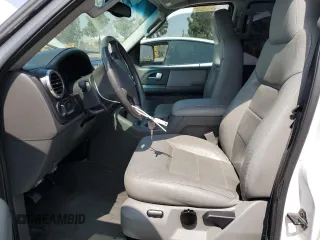 2003 Ford Expedition Special Service z VIN 1FMFU15L73LB01431, wystawiony jako Copart lot #60749325 z przebiegiem 103 107 mil mil oraz Szkoda całkowita • Salvage title. Historia ofert i sprzedaży dostępna na DreamBid. Obrazek 7.
