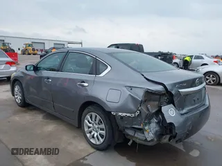 2015 Nissan Altima S z VIN 1N4AL3AP3FC223445, wystawiony jako IAAI lot #42157455 z przebiegiem 173 024 mil mil oraz . Historia ofert i sprzedaży dostępna na DreamBid. Obrazek 3.