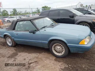 1993 Ford Mustang с VIN 1FACP44M3PF212921, выставлен на аукционе IAAI как лот 42337259 с пробегом 11 452 миль миль и . История ставок и продаж доступна на DreamBid. Изображение 13.