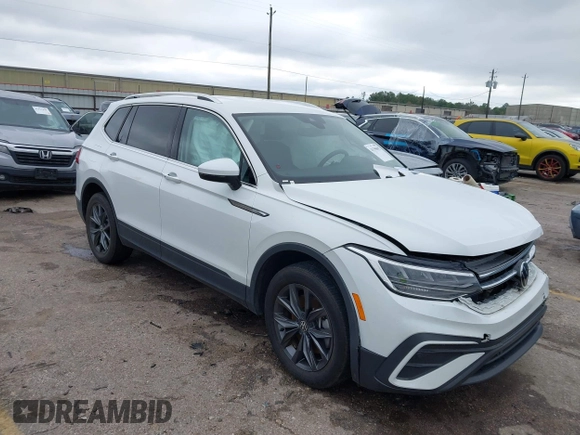 2022 Volkswagen Tiguan SE with VIN 3VV3B7AX0NM161398, listed as a IAAI auction lot 41290692 with 47,970 mi miles and . Bid and sale history available at DreamBid. Image 1.