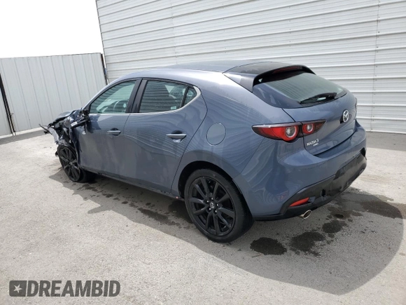 2023 Mazda 3 S Carbon Edition с VIN JM1BPBLM2P1611392, выставлен на аукционе Copart как лот 56292325 с пробегом 28 659 миль миль и На запчасти • Non repairable. История ставок и продаж доступна на DreamBid. Изображение 2.
