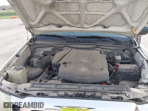 2008 Toyota Tacoma with VIN 5TEUU42N08Z580044, listed as a IAAI auction lot 41904353 with Not Provided miles and . Bid and sale history available at carsss.com. Image 10.
