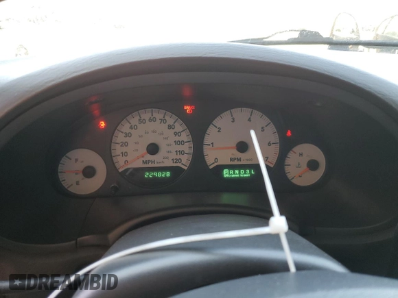 2005 Dodge Caravan SXT with VIN 1D4GP45R15B181360, listed as a Copart auction lot 61221005 with 229,828 mi miles and Salvage title. Bid and sale history available at DreamBid. Image 9.