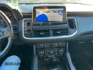 2021 Chevrolet Suburban RST z VIN 1GNSKEKD0MR457206, wystawiony jako Copart lot #83697674 z przebiegiem 139 570 mil mil oraz Czysty tytuł • Clean title. Historia ofert i sprzedaży dostępna na DreamBid. Obrazek 10.