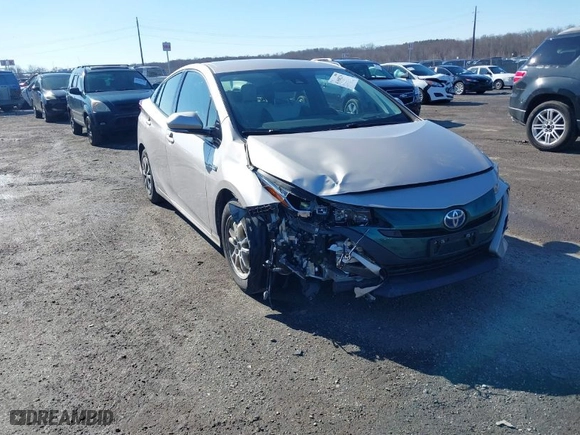 2017 Toyota Prius Prime Plus with VIN JTDKARFPXH3056424, listed as a IAAI auction lot 41568235 with NaN miles. Bid and sale history available at carsss.com. Image 1.