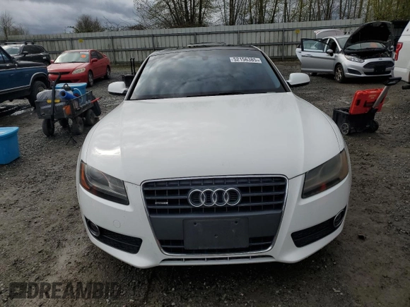 2012 Audi A5 Premium Plus z VIN WAULFAFR8CA002372, wystawiony jako Copart lot #52156385 z przebiegiem 128 647 mil mil oraz Czysty tytuł • Clean title. Historia ofert i sprzedaży dostępna na DreamBid. Obrazek 5.