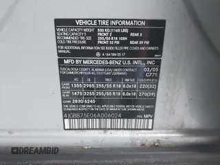 2006 Mercedes-Benz M 500 z VIN 4JGBB75E06A006024, wystawiony jako IAAI lot #42477075 z przebiegiem 164 740 mil mil oraz . Historia ofert i sprzedaży dostępna na DreamBid. Obrazek 9.