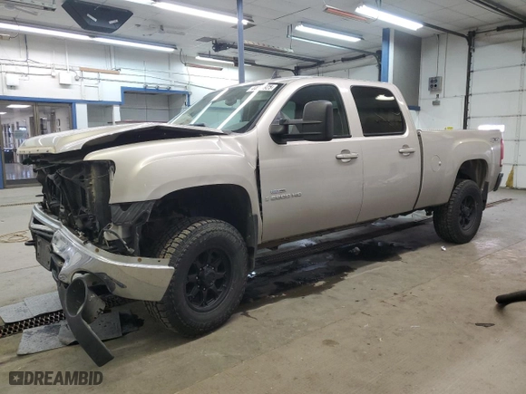 2009 GMC Sierra 2500HD SLT with VIN 1GTHK63679F118461, listed as a Copart auction lot 44075925 with 142,810 mi miles and Salvage Title. Bid and sale history available at carsss.com. Image 1.