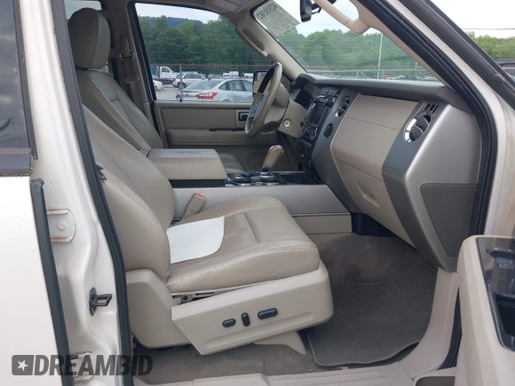 2013 Ford Expedition Limited z VIN 1FMJU1K58DEF15064, wystawiony jako IAAI lot #42310382 z przebiegiem 168 994 mil mil oraz . Historia ofert i sprzedaży dostępna na DreamBid. Obrazek 5.