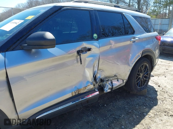 2020 Ford Explorer XLT with VIN 1FMSK7DH8LGA09516, listed as a IAAI auction lot 41650942 with 113,000 mi miles and . Bid and sale history available at carsss.com. Image 17.