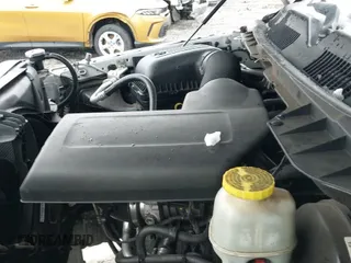 2017 Ram 1500 SLT z VIN 1C6RR6GG8HS657302, wystawiony jako IAAI lot #41619586 z przebiegiem 137 206 mil mil oraz . Historia ofert i sprzedaży dostępna na DreamBid. Obrazek 19.