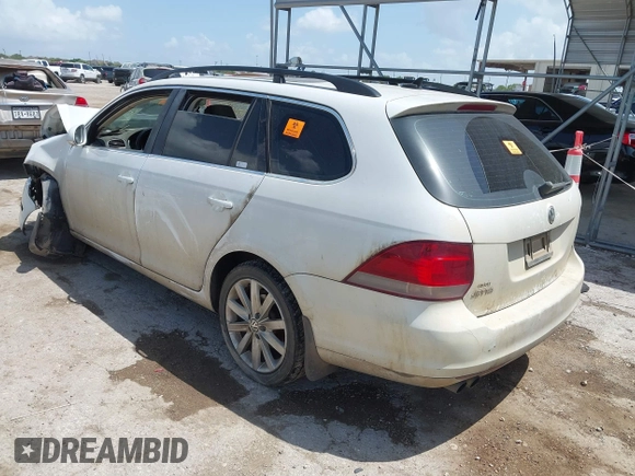 2014 Volkswagen Jetta TDI w/Sunroof with VIN 3VWPL7AJ2EM621151, listed as a IAAI auction lot 42543548 with 167,276 mi miles and . Bid and sale history available at DreamBid. Image 3.