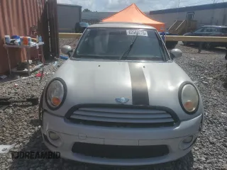 2011 MINI Hardtop z VIN WMWSU3C55BT095286, wystawiony jako Copart lot #62580075 z przebiegiem 99 253 mil mil oraz Czysty tytuł • Clean title. Historia ofert i sprzedaży dostępna na DreamBid. Obrazek 5.