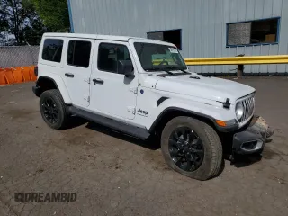 2025 Jeep Wrangler Sahara with VIN 1C4RJXP60SW585413, listed as a Copart auction lot 61955615 with 1,435 mi miles and Clean title. Bid and sale history available at DreamBid. Image 4.