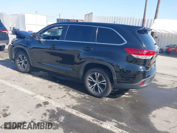 2018 Toyota Highlander LE with VIN 5TDZZRFH3JS252287, listed as a IAAI auction lot 42216207 with 104,340 mi miles and . Bid and sale history available at DreamBid. Image 3.