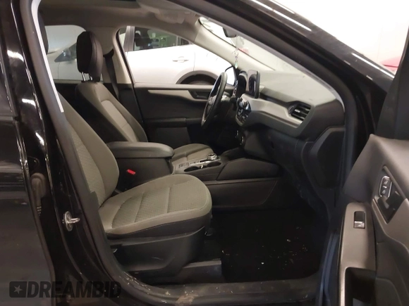 2022 Ford Escape SE with VIN 1FMCU9G65NUB13177, listed as a IAAI auction lot 41637710 with 34,152 mi miles. Bid and sale history available at carsss.com. Image 5.