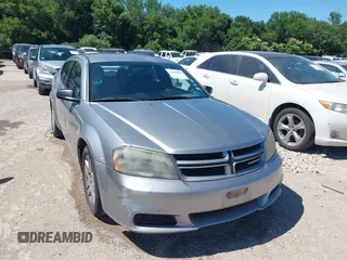 2014 Dodge Avenger SE z VIN 1C3CDZAB0EN226608, wystawiony jako IAAI lot #42306612 z przebiegiem 203 889 mil mil oraz . Historia ofert i sprzedaży dostępna na DreamBid. Obrazek 1.
