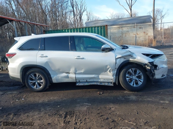 2015 Toyota Highlander LE with VIN 5TDBKRFH7FS194276, listed as a IAAI auction lot 41617493 with 134,342 mi miles. Bid and sale history available at carsss.com. Image 13.