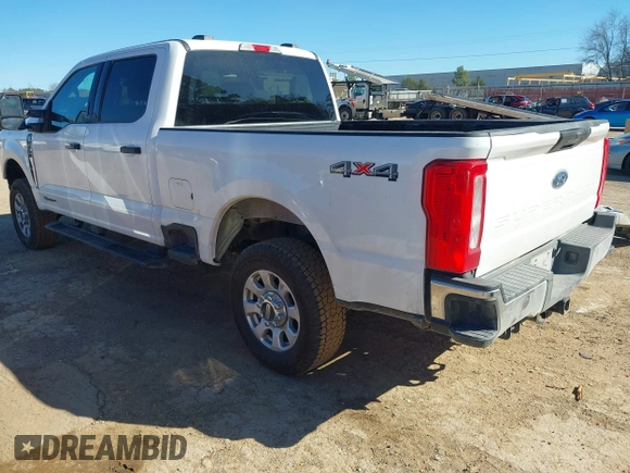 2024 Ford Super Duty F-250 SRW XL with VIN 1FT7W2BT7REE11458, listed as a IAAI auction lot 41733770 with 30,695 mi miles. Bid and sale history available at carsss.com. Image 3.