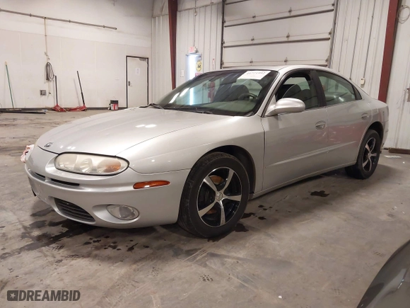 2001 Oldsmobile Aurora with VIN 1G3GS64C214111868, listed as a IAAI auction lot 41721992 with 146,785 mi miles. Bid and sale history available at carsss.com. Image 20.