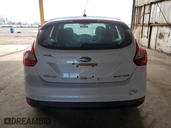 2014 Ford Focus Electric z VIN 1FADP3R41EL306186, wystawiony jako Copart lot #53754535 z przebiegiem 46 711 mil mil oraz Tytuł czysty. Historia ofert i sprzedaży dostępna na DreamBid. Obrazek 6.
